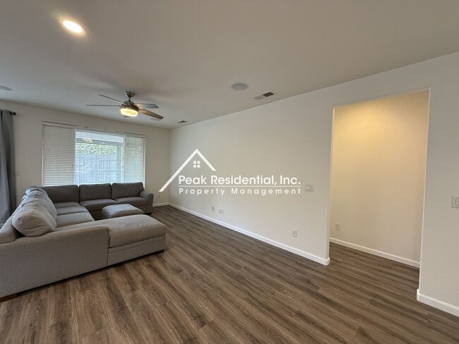 Building Photo - Updated 4bd/2ba Rancho Cordova Home!