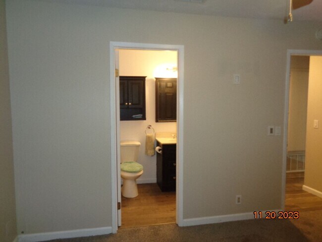 Building Photo - 720 Devonshire Ct