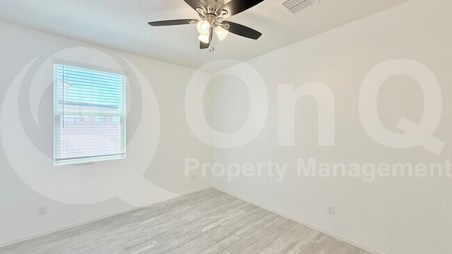 Building Photo - 40633 W Helen Ct