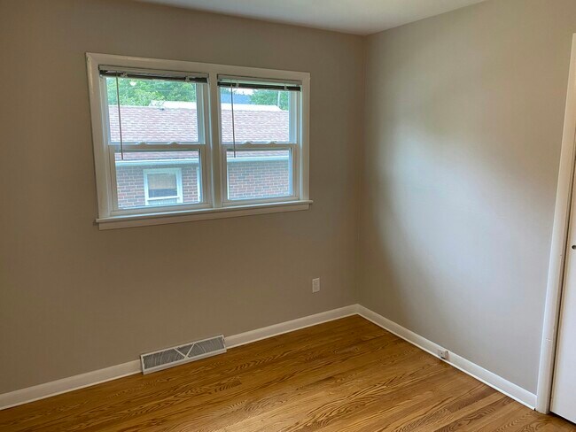 Building Photo - 607 Pine Street, Unit 607