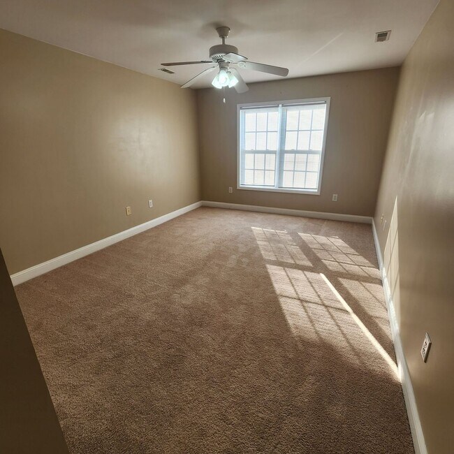 Building Photo - Morehead City Townhouse