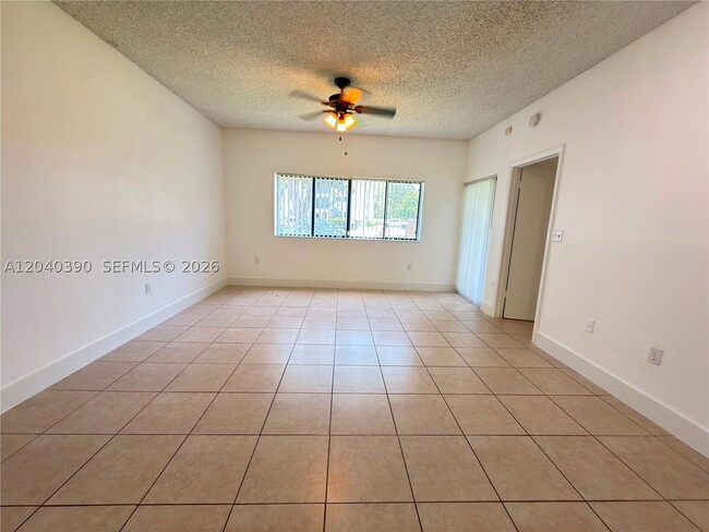 Building Photo - 2550 SW 18th Terrace