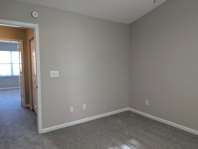 Building Photo - Pristine, 2 bed, 2.5 bath Townhome Located...