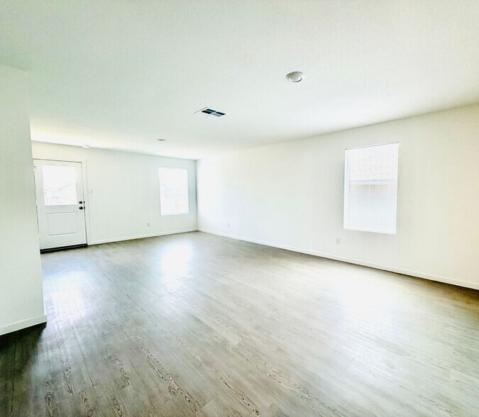 Building Photo - 449 Jones Bch Ln
