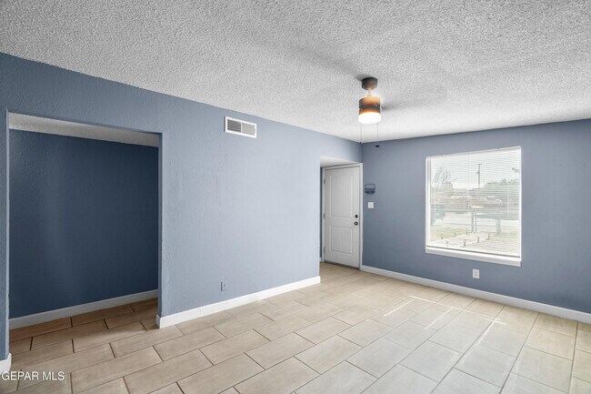 Building Photo - 3977 Las Casitas Dr