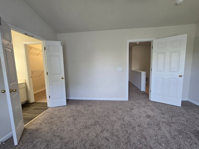 Building Photo - 802 Sutter Gate Ln