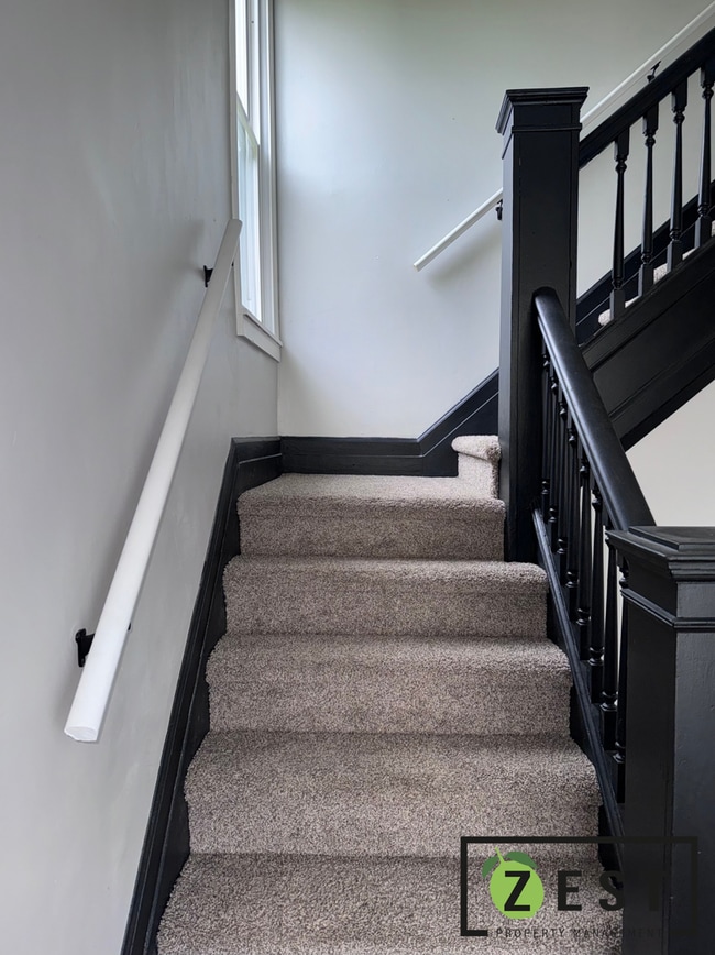 Building Photo - Beautifully Remodeled Home!