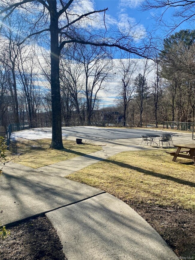 Building Photo - 304 Drew Ln