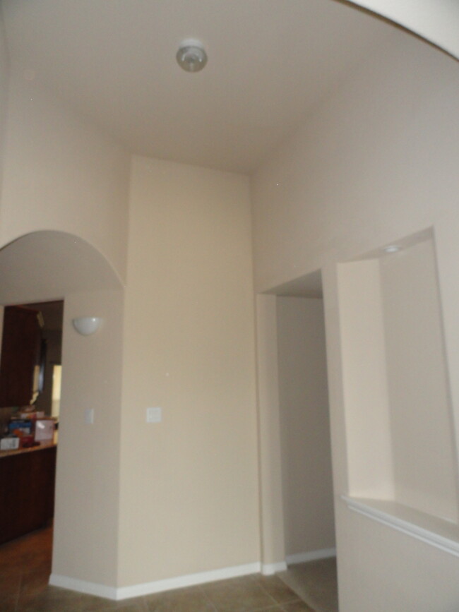 Building Photo - 10024 Lisi Anne Dr