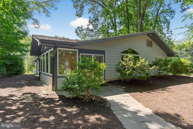 Building Photo - 7141 Oak Ridge Rd