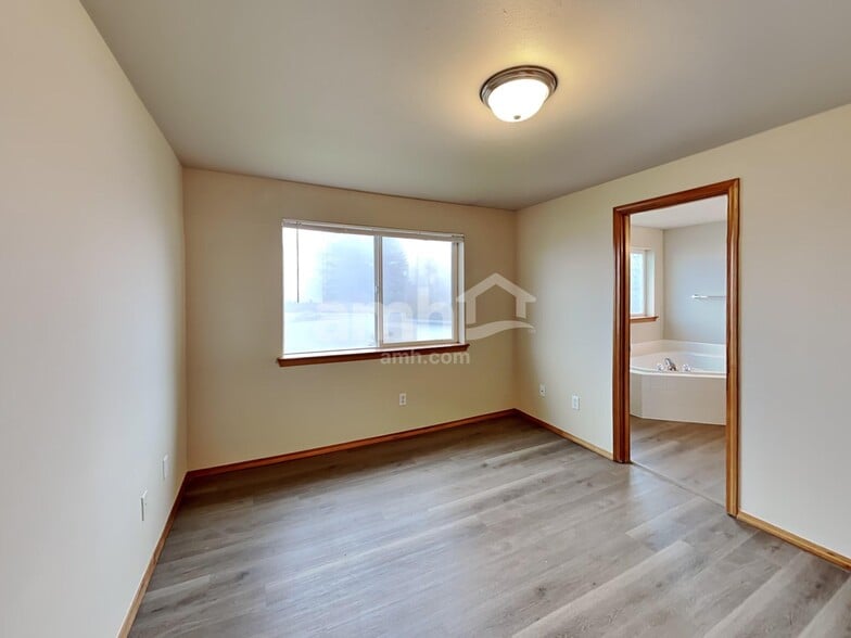 Building Photo - 16617 53rd Ave Ct E