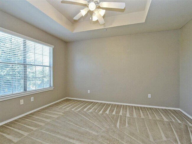 Building Photo - 9201 Brodie Ln