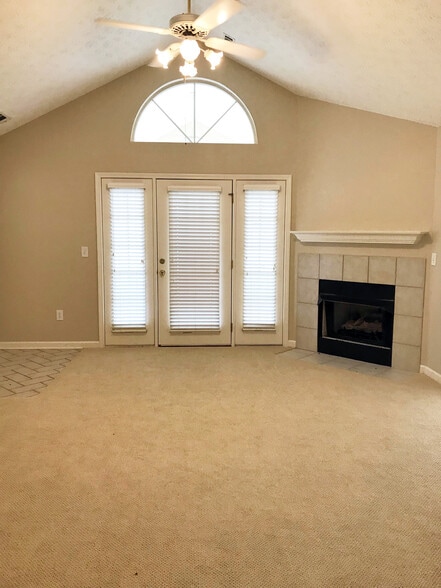 Building Photo - 4402 Orchard Trce