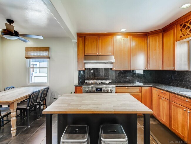 Building Photo - 4655 Castelar St