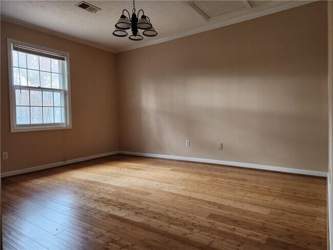 Building Photo - 3490 Pine Hill Dr