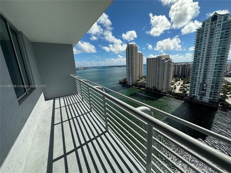 Building Photo - 325 S Biscayne Blvd