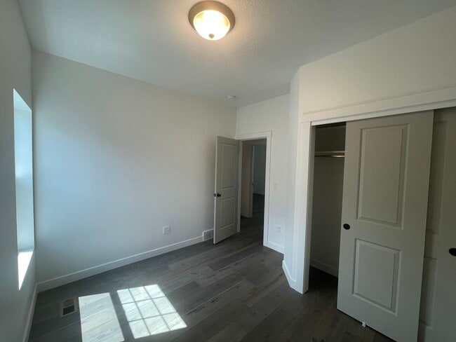 Building Photo - 6442 S Jordan Pkwy