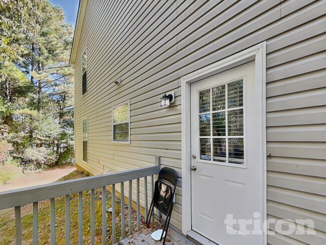 Building Photo - 10587 Village Trail