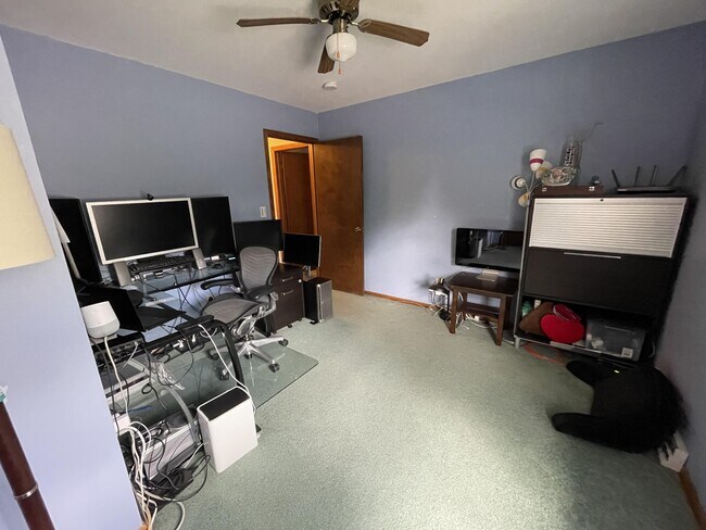 Building Photo - 1708 Howlett Ln