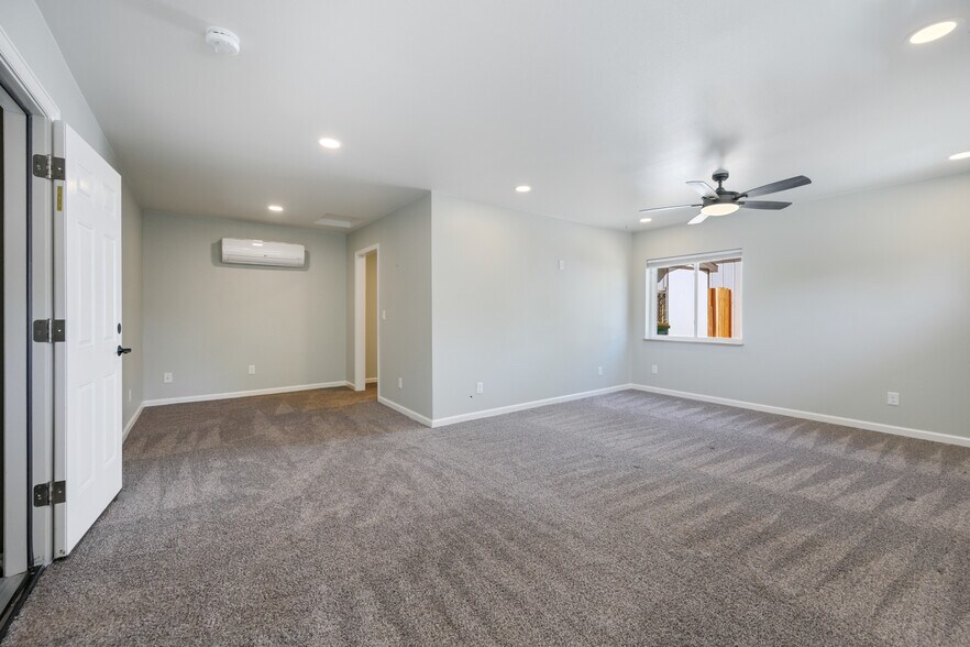 Building Photo - 122 Davis Cir