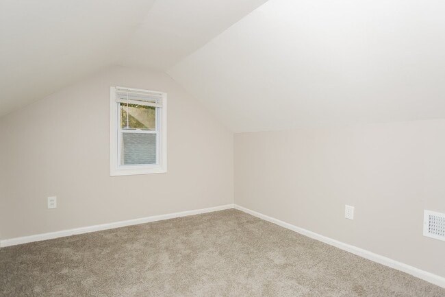 Building Photo - 1732 Sylvan Glen