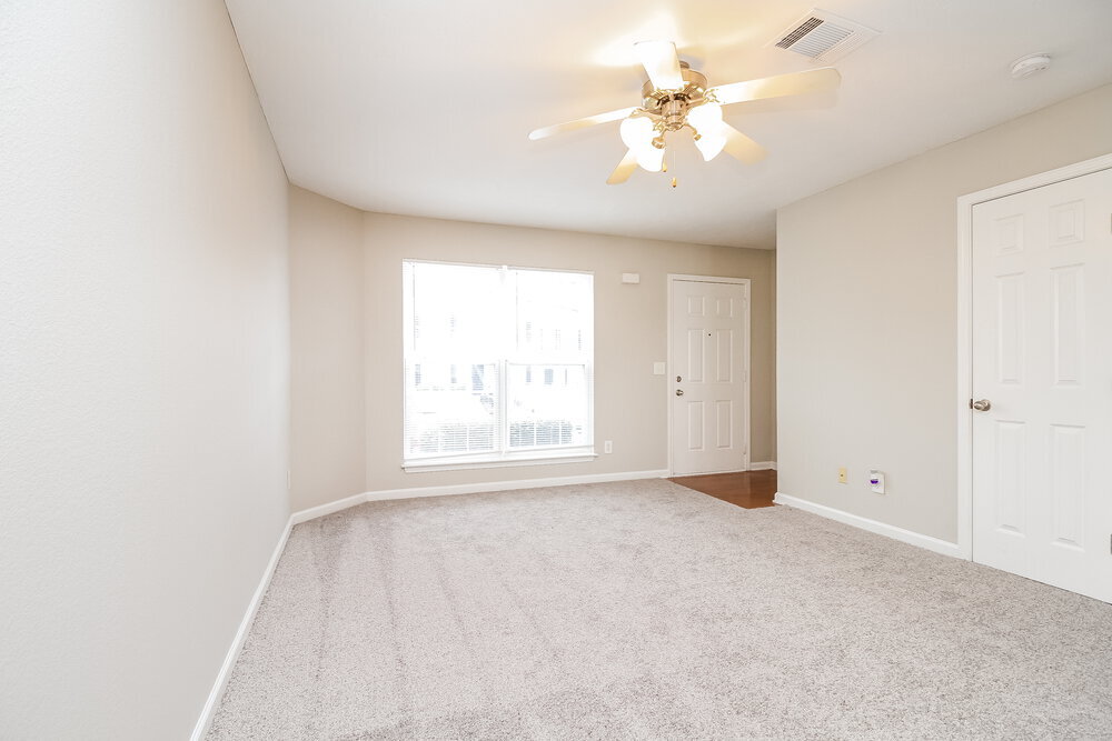 Building Photo - 8029 Logan Dr