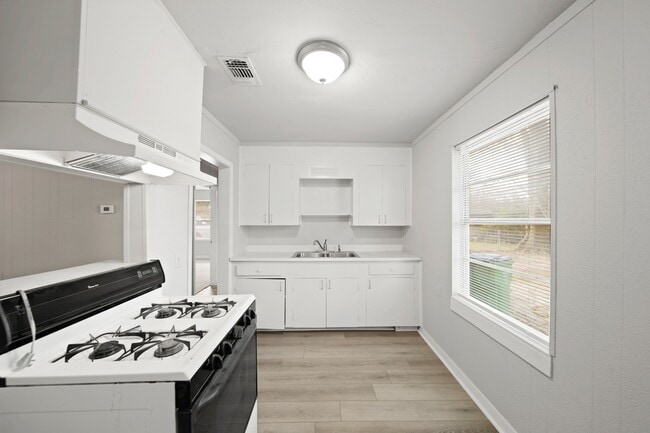 Building Photo - 505 S 4th St