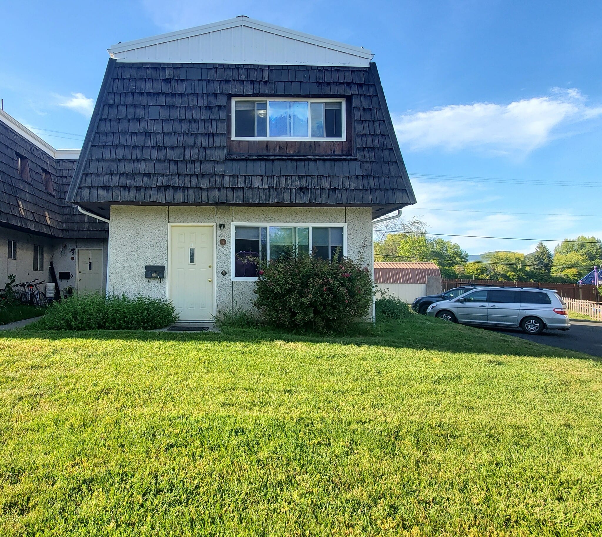 Building Photo - 1224 E 3rd St