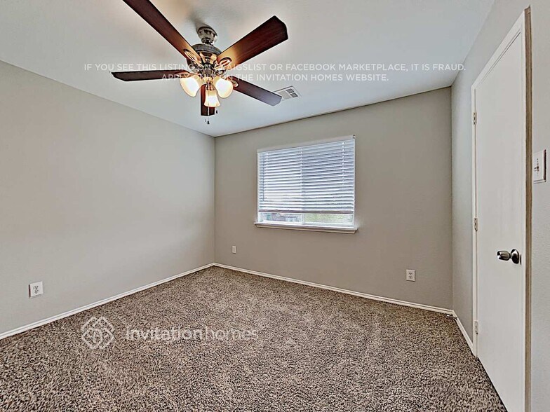 Building Photo - 9313 Newport Ln