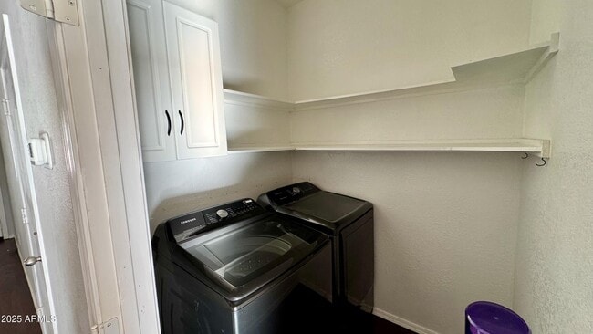 Building Photo - 1221 E Chambers St