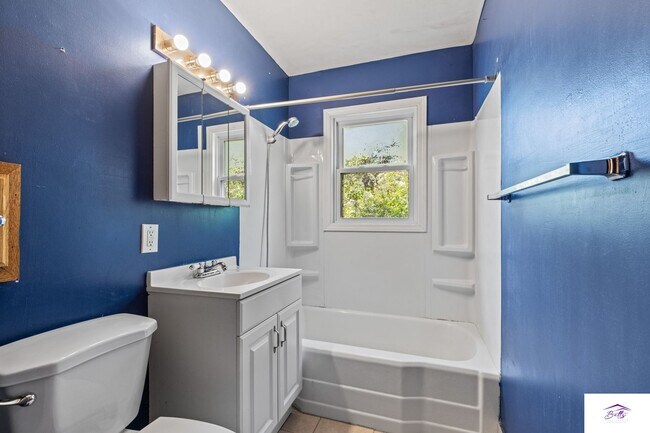 Building Photo - Charming 3 Bedroom Home in Convenient Omaha Location
