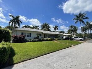 Building Photo - 206 Russlyn Dr