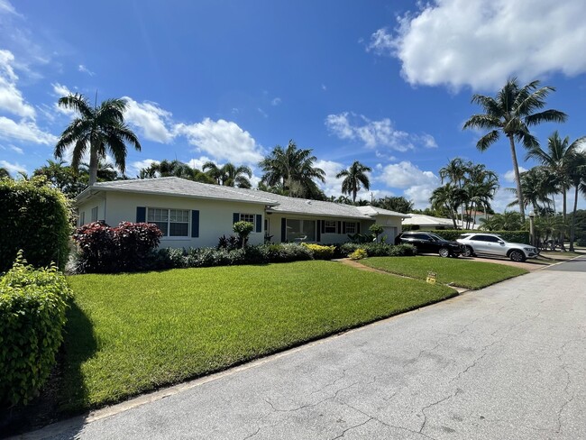 Primary Photo - 206 Russlyn Dr