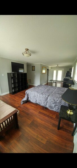 Building Photo - 1240 Shady Oak Trl