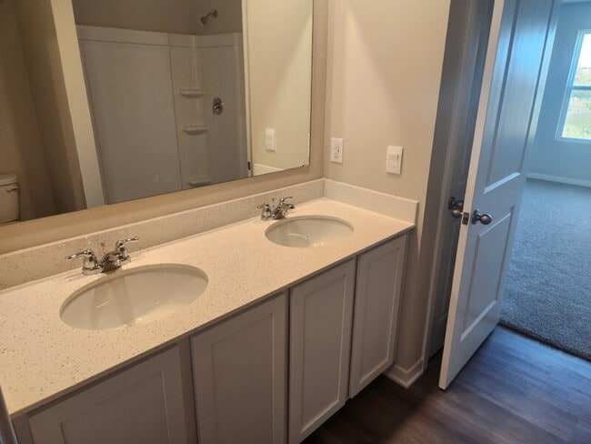 Building Photo - 2508 Chan Dr