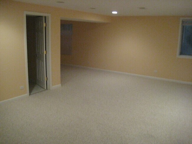 Building Photo - 1723 Wildberry Dr