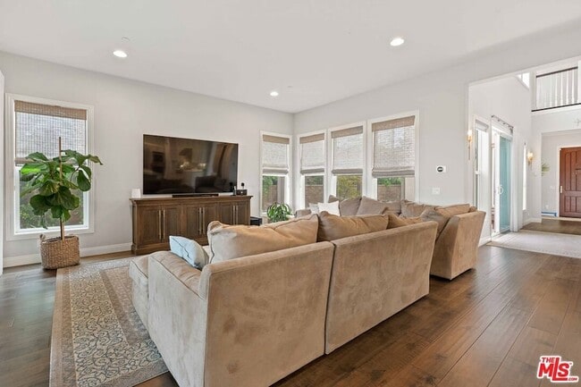 Building Photo - 11925 N Ricasoli Way