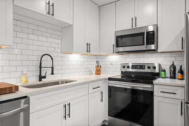 Building Photo - 3 Gilbert Trail NE