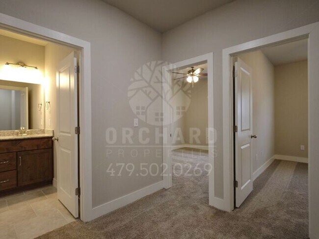 Building Photo - EP 6 | Townhome with Garage in Siloam Springs!