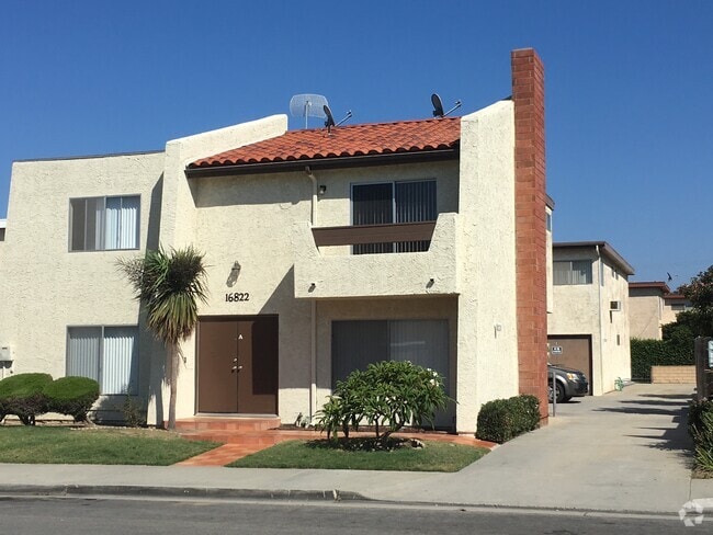 Building Photo - 16822 Lynn Lane