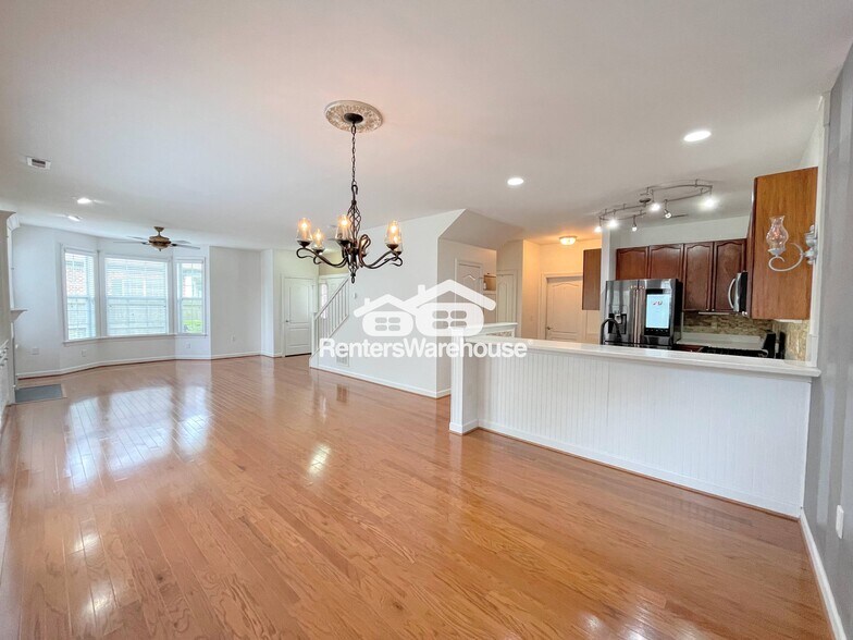 Building Photo - 3932 Cromwell Park Dr