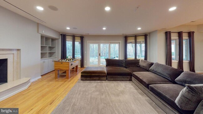 Building Photo - 9629 Eagle Ridge Dr
