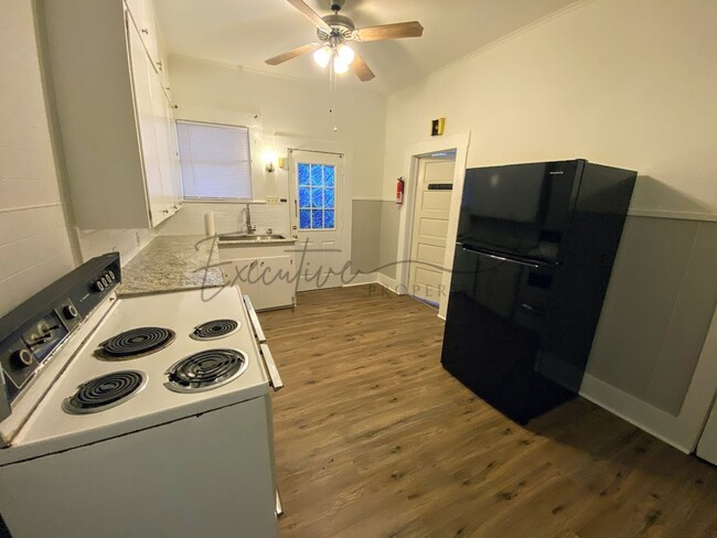 Building Photo - Modern Upgrades + Classic Charm – 2BR Dupl...