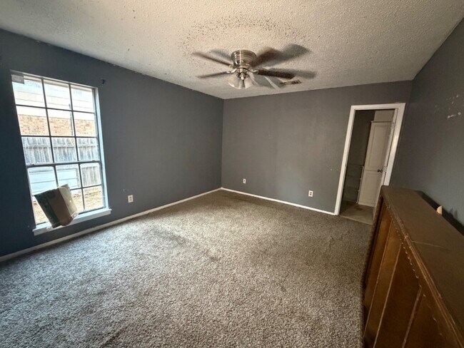 Building Photo - 8203 Elkridge Ave