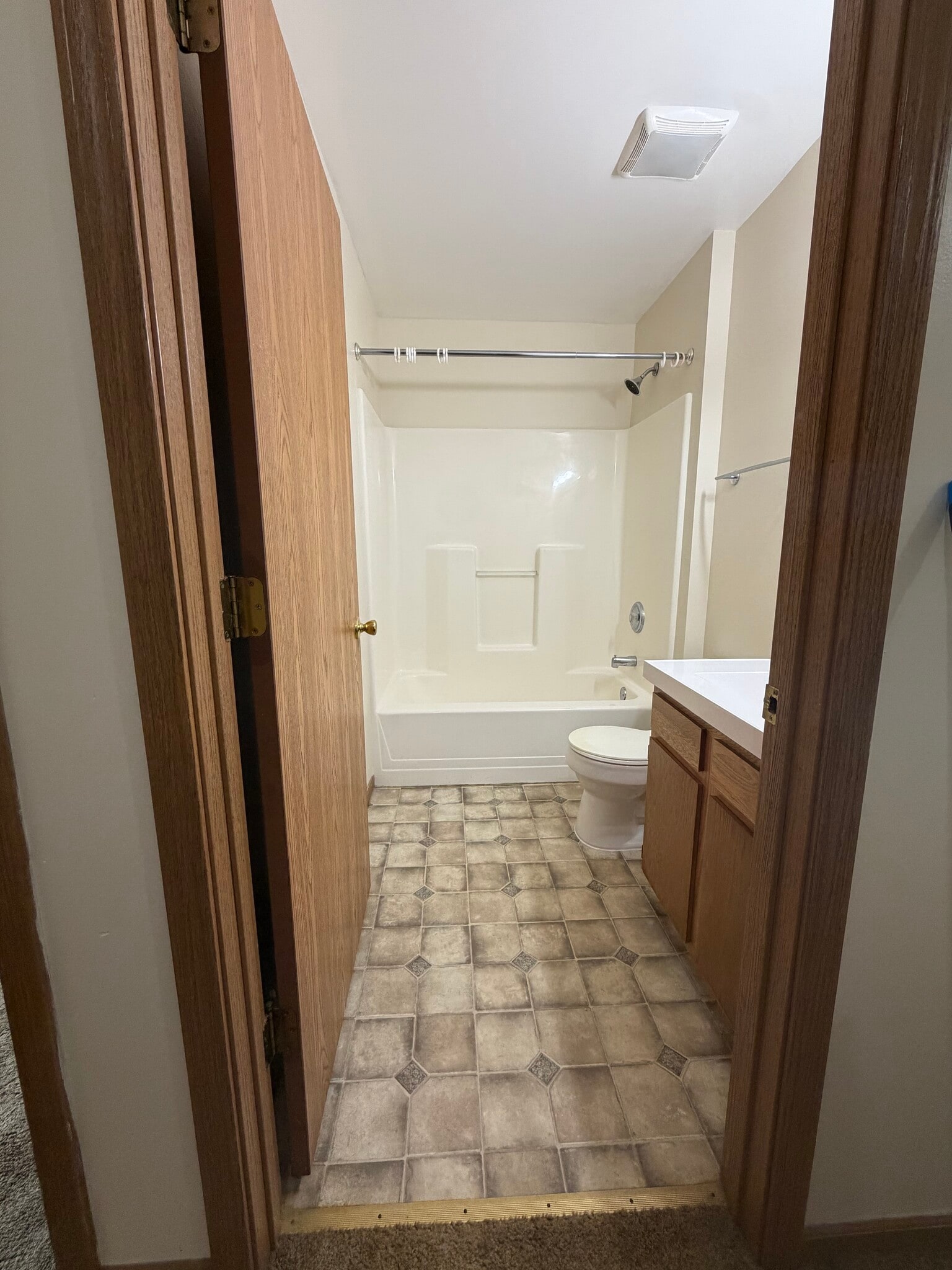 Bathroom - 938 Woodville Rd