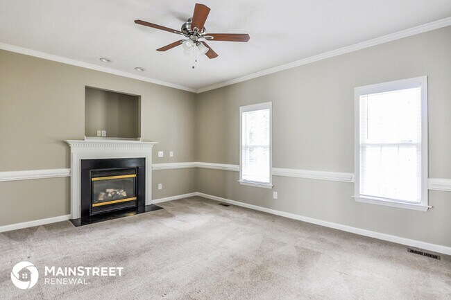 Building Photo - 331 Norwood Dr