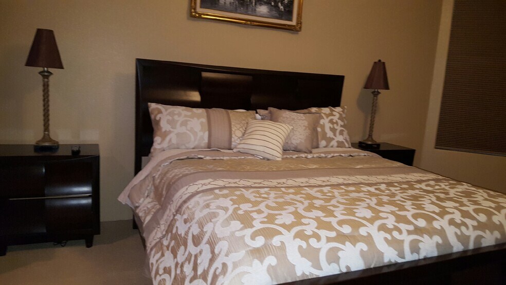 Building Photo - 74075 Alpine Ln