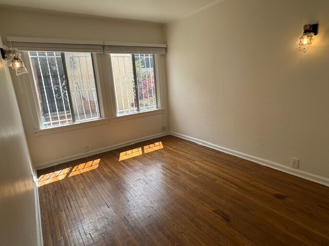 Building Photo - 942 Havenhurst Dr