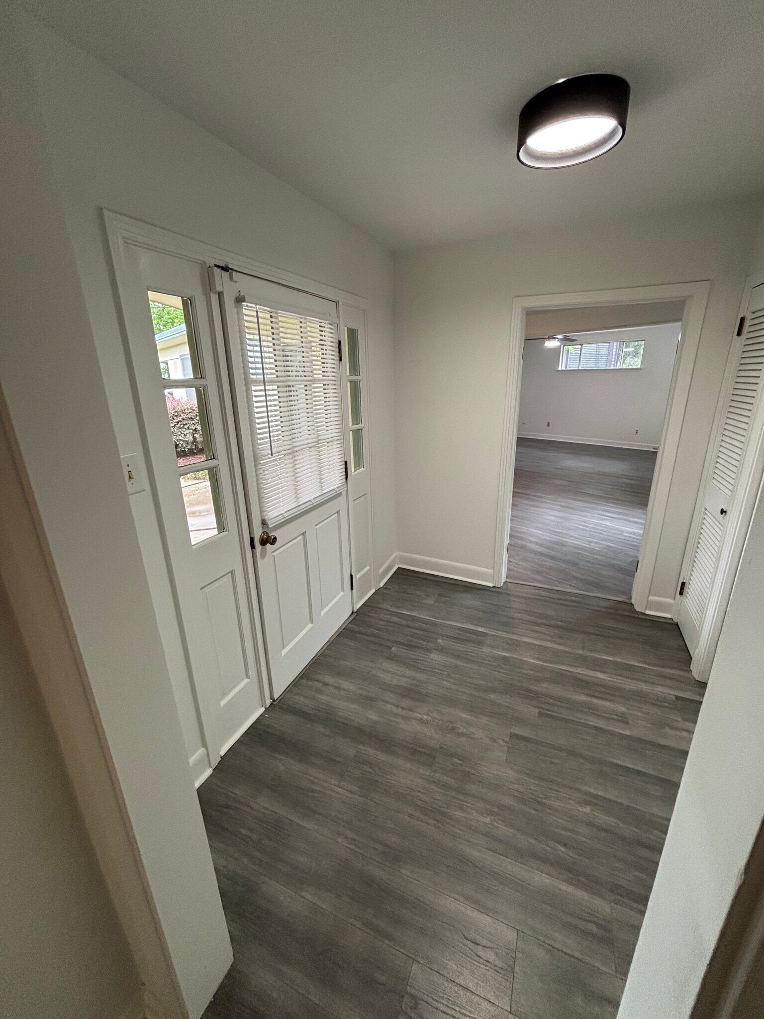Building Photo - 1322 Knollwood Dr