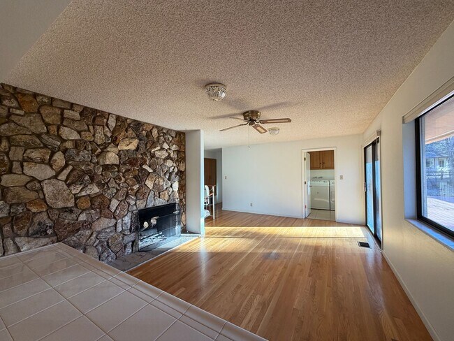 Building Photo - Beautiful home in Southwest Reno's Lake Ridge Shores East!